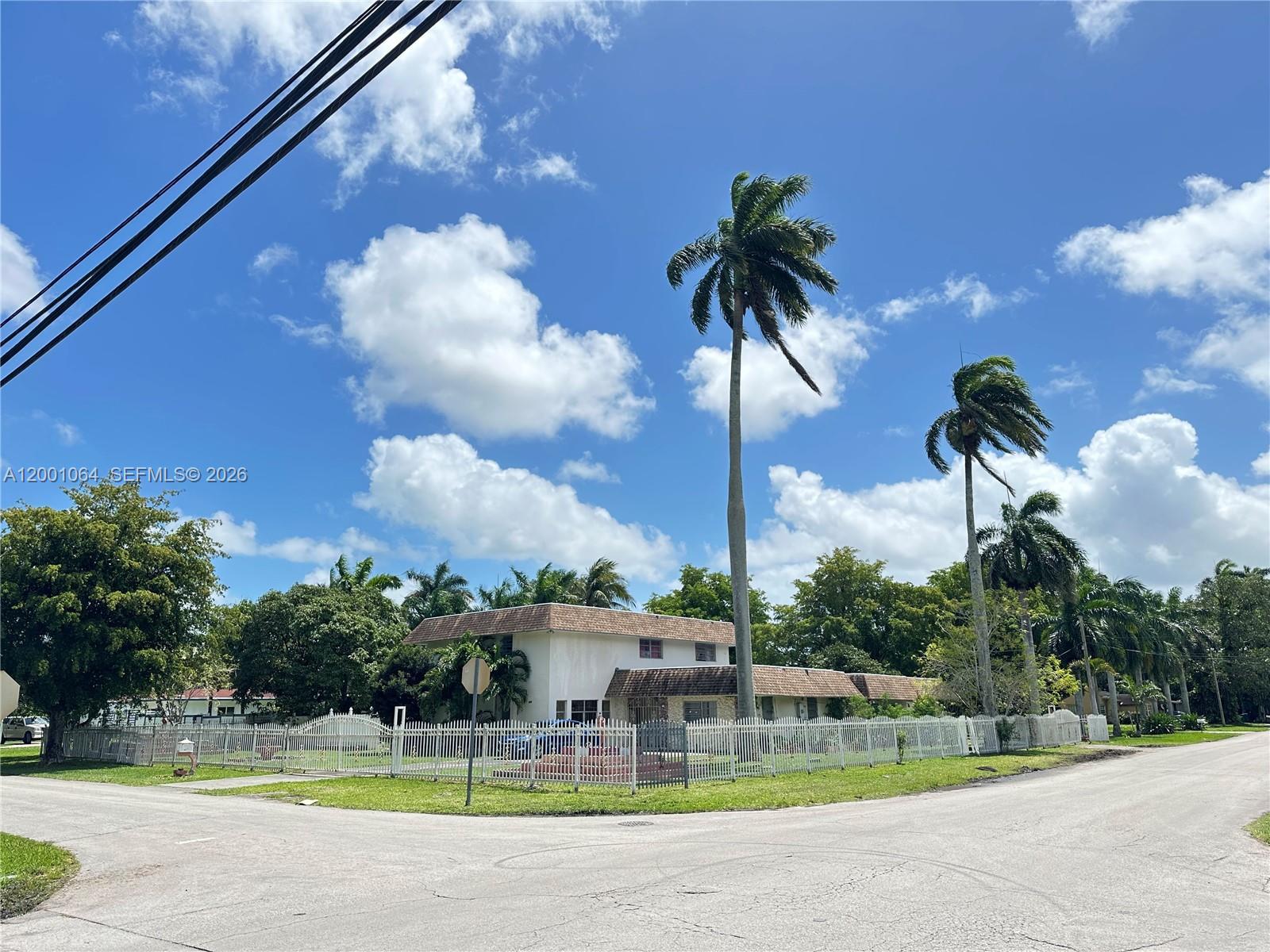 200 NE 158th St, Miami FL 33162 photo 2