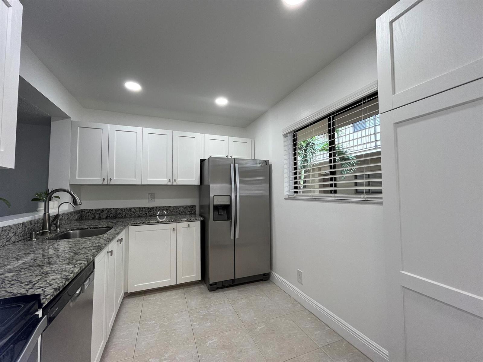 5160 Las Verdes Circle # 222, Delray Beach FL 33484 photo 4