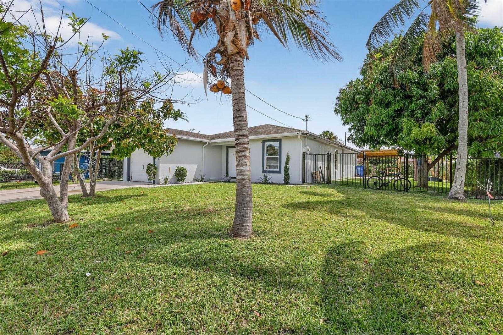 1691 W 26th Court, Riviera Beach FL 33404 photo 3