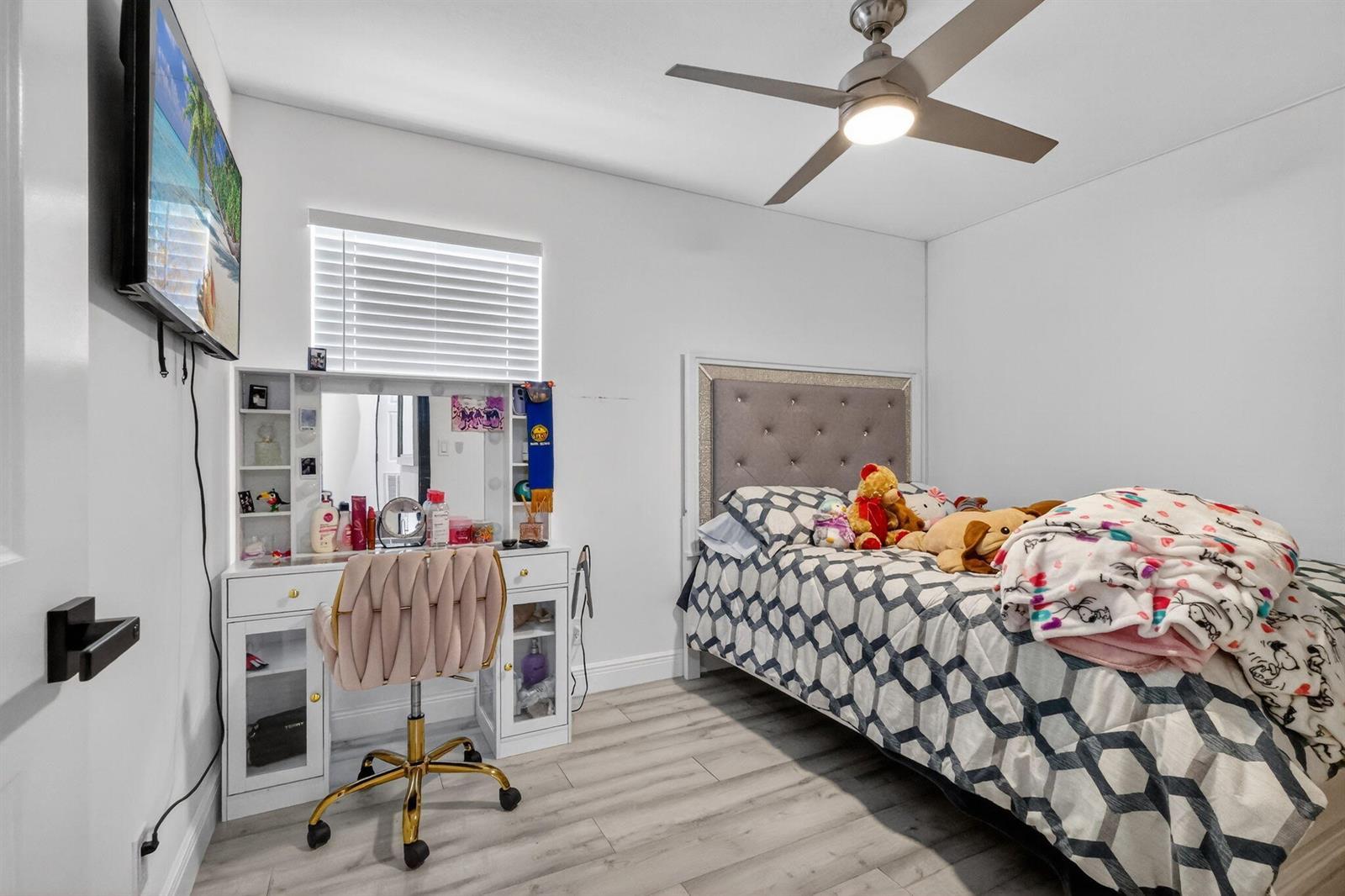 1691 W 26th Court, Riviera Beach FL 33404 photo 4