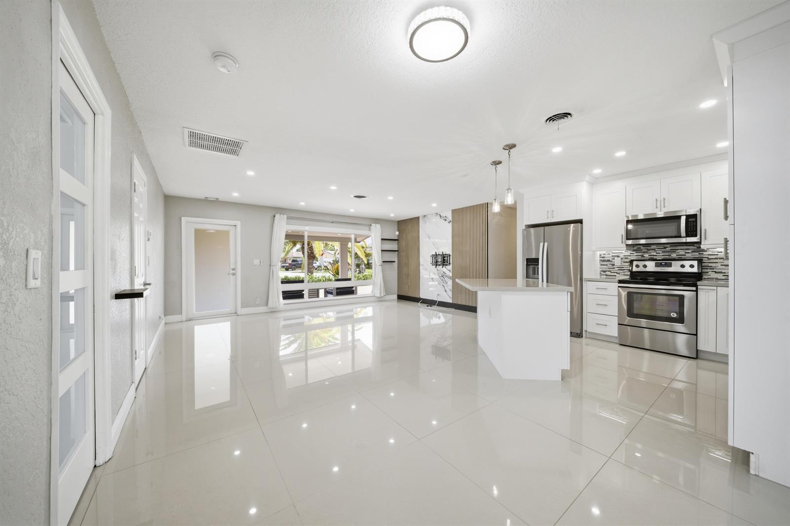 5031 NE 23rd Terrace, Lighthouse Point FL 33064 photo 3