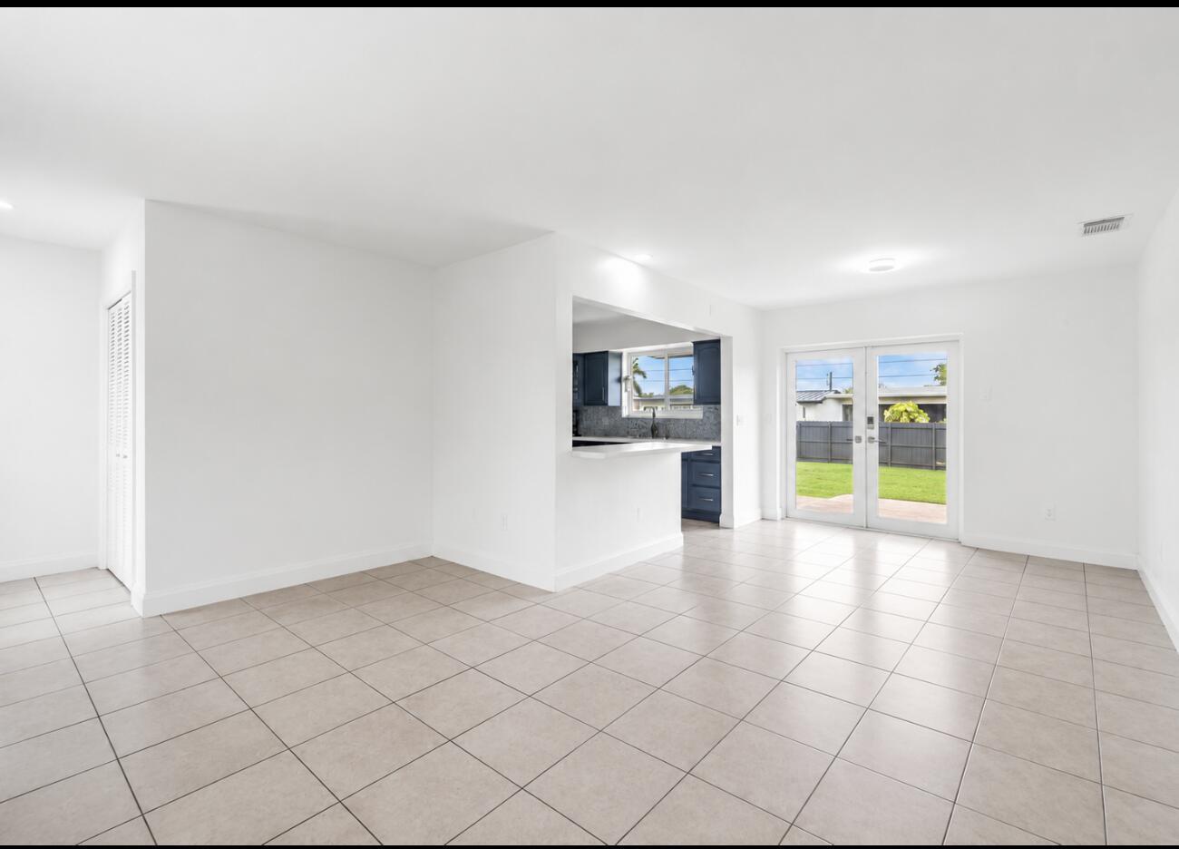 8781 NW 15th Street, Pembroke Pines FL 33024 photo 3