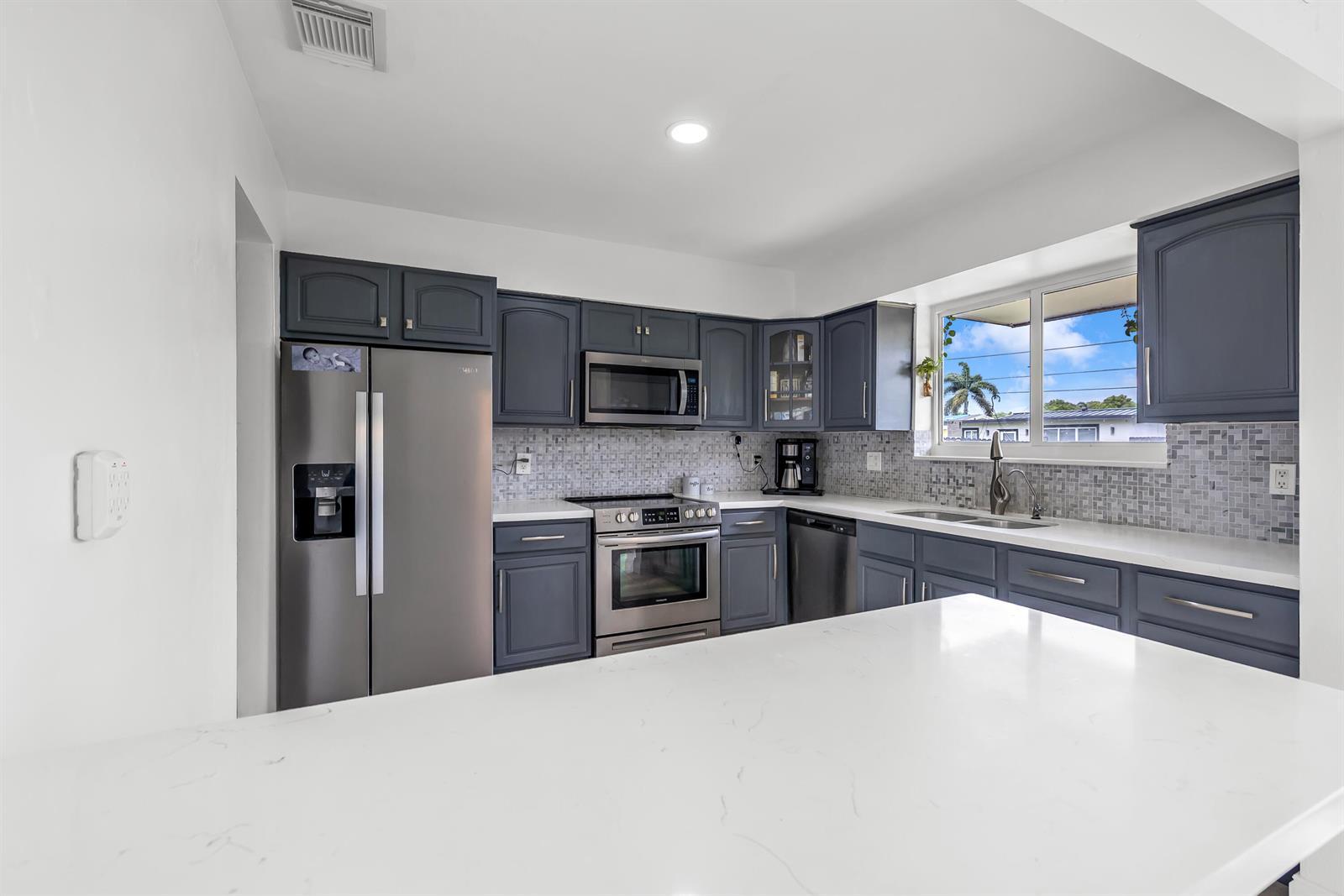8781 NW 15th Street, Pembroke Pines FL 33024 photo 5