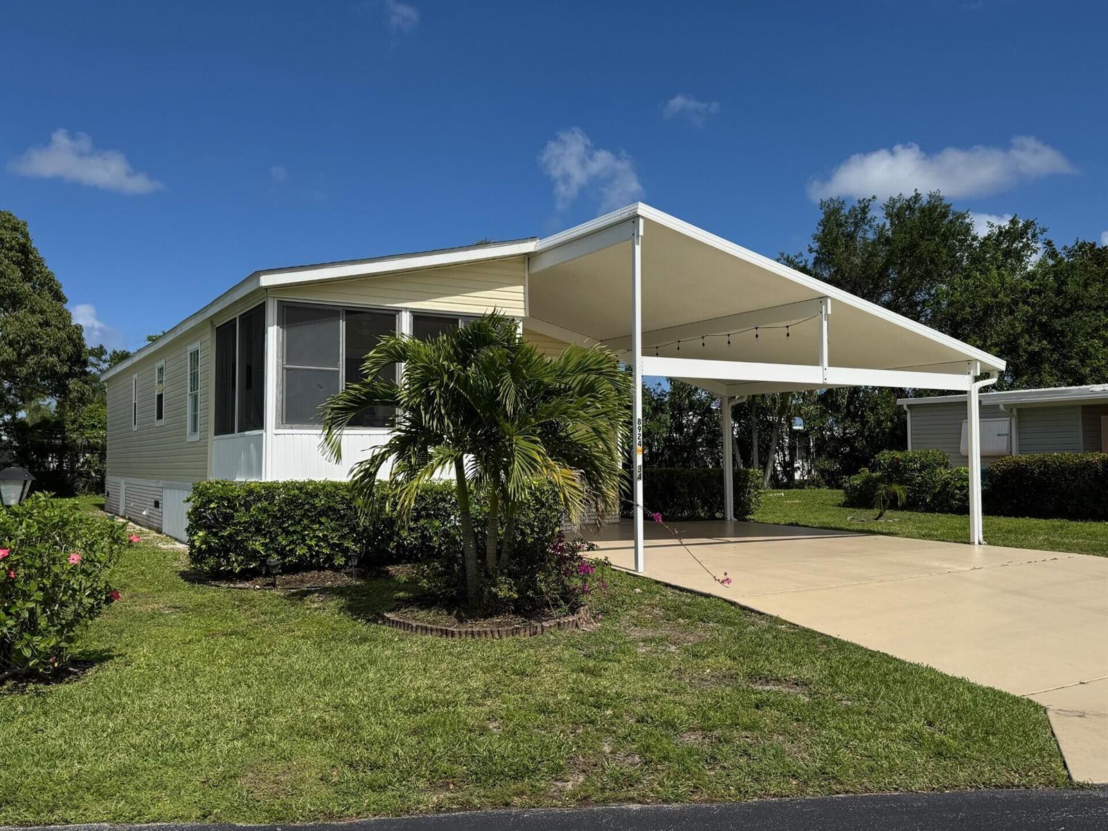 8924 Princess Donna Court E, Boynton Beach FL 33436 photo 2