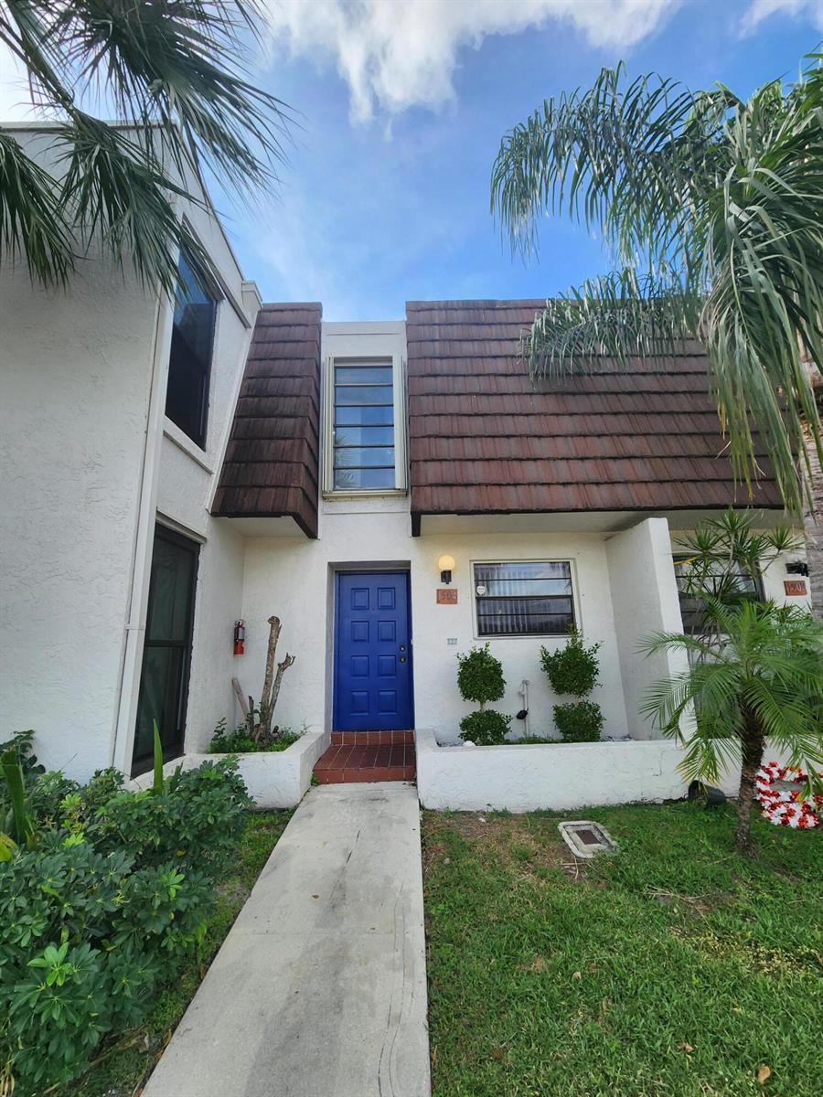 1504 NW 89th Terrace # 1504, Pembroke Pines FL 33024