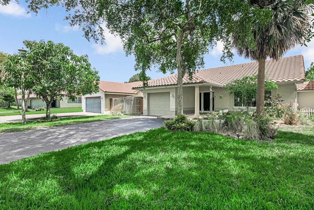 3033 NW 95th Avenue, Coral Springs FL 33065 photo 2