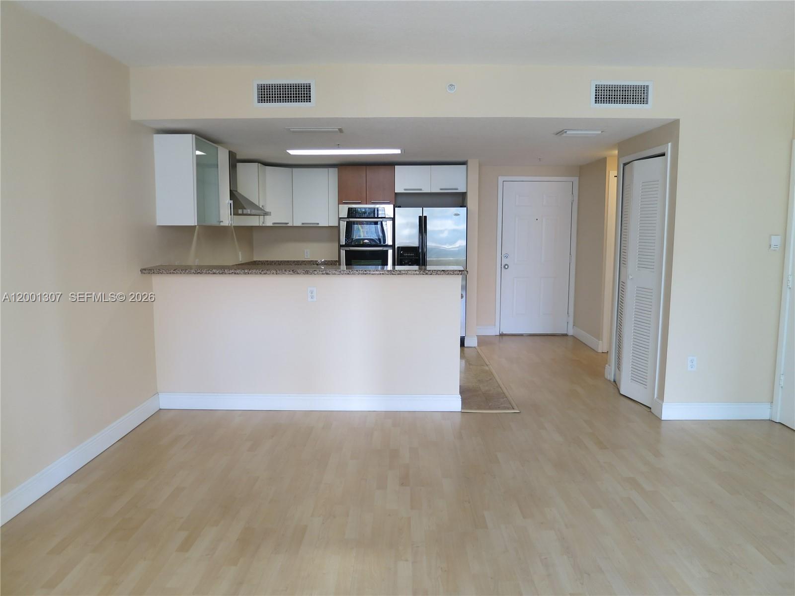 170 SE 14 ST # 1507, Miami FL 33131 photo 3