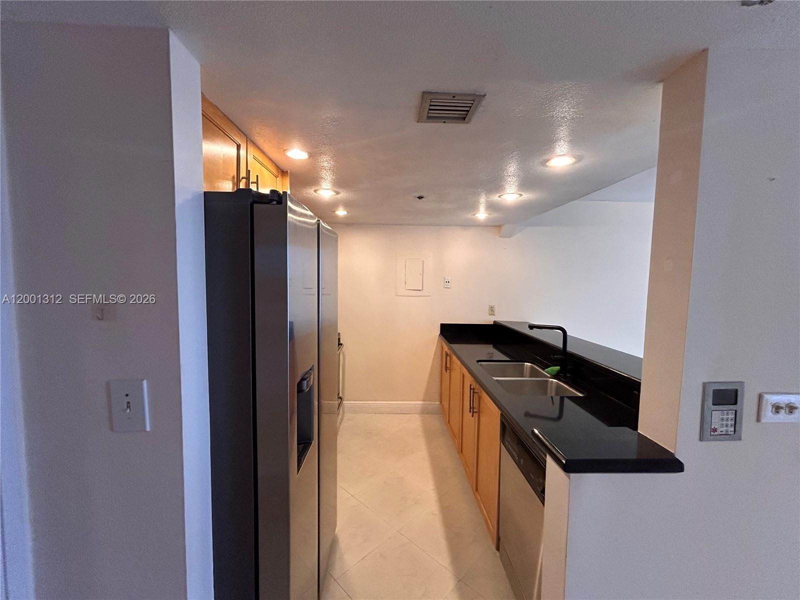 7601 E Treasure Dr # 1612, North Bay Village FL 33141 photo 3