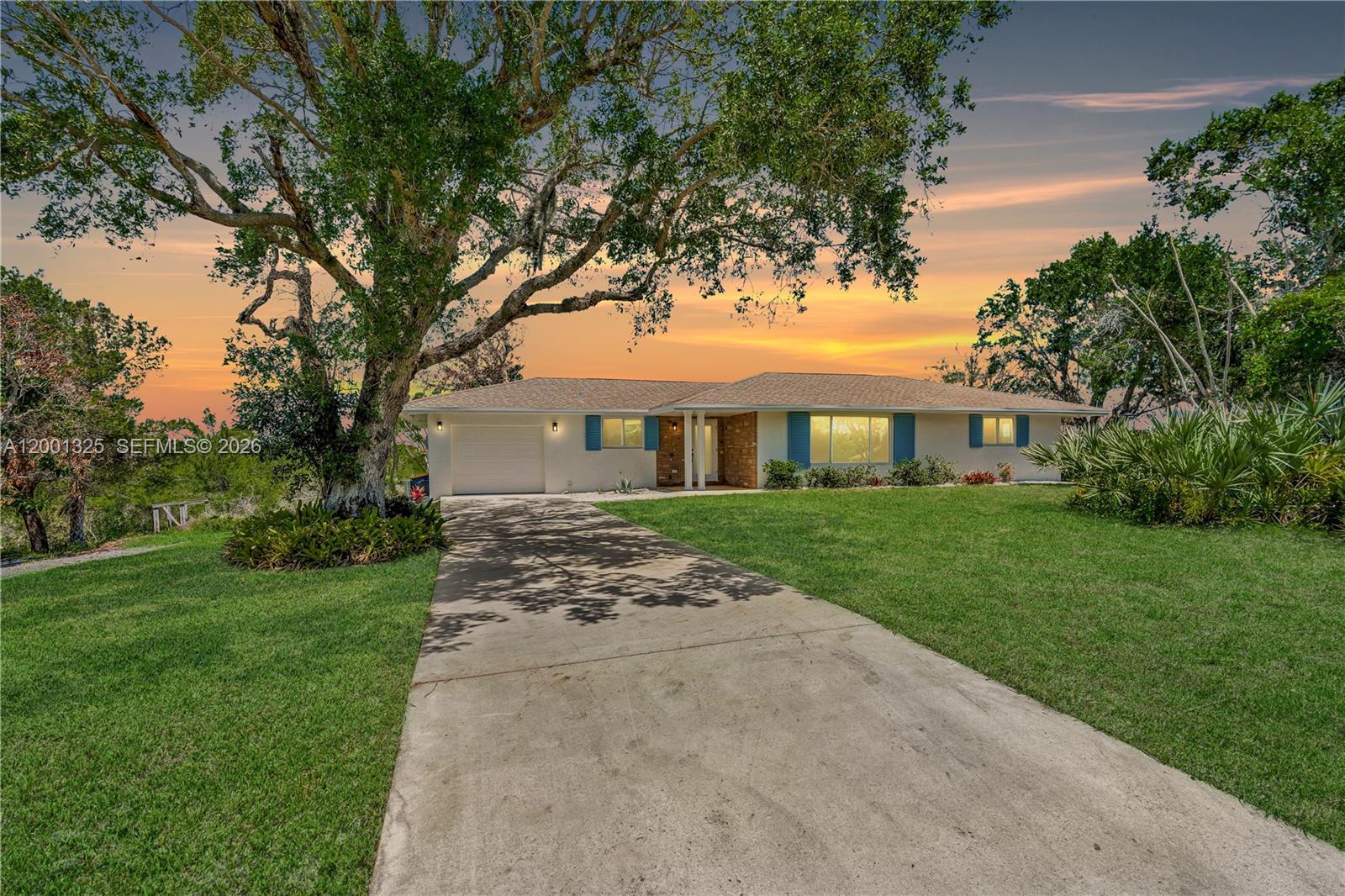 9125 SE Karin St, Hobe Sound FL 33455
