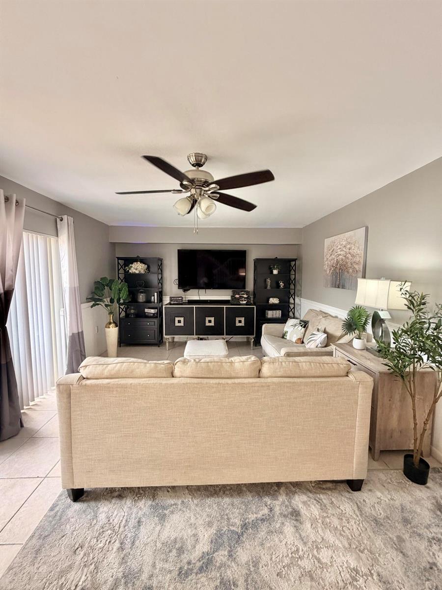 812 8th Way, West Palm Beach FL 33407 photo 5