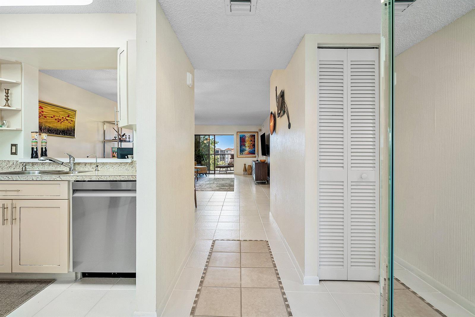 6065 Pointe Regal Circle, Delray Beach FL 33484 photo 4