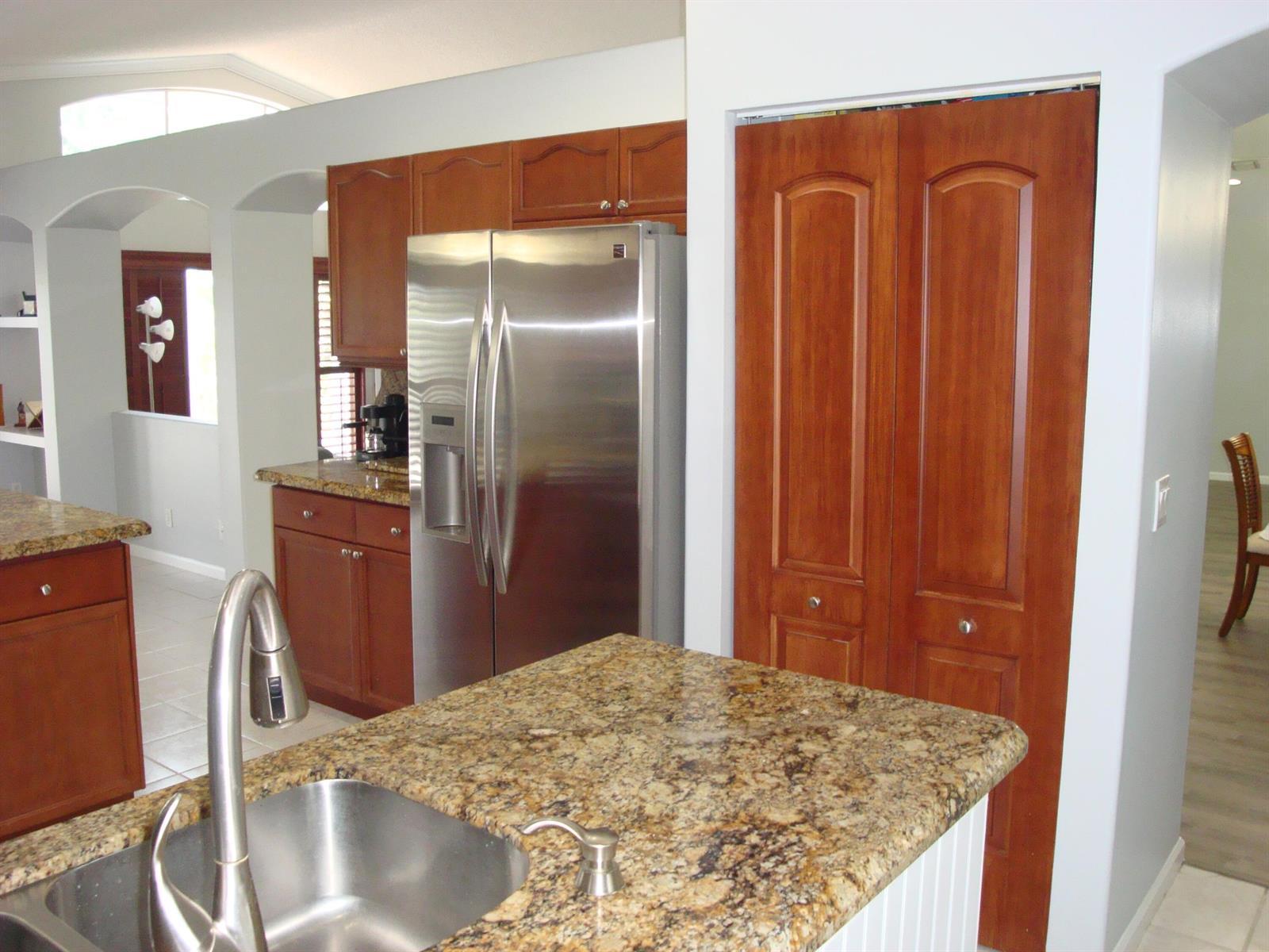 6304 Barton Creek Circle, Lake Worth FL 33463 photo 3