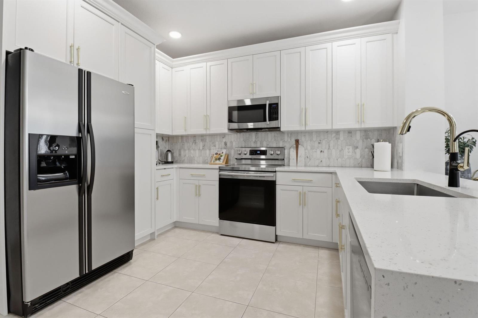 9069 Tremezzo Lane, Boynton Beach FL 33472 photo 5