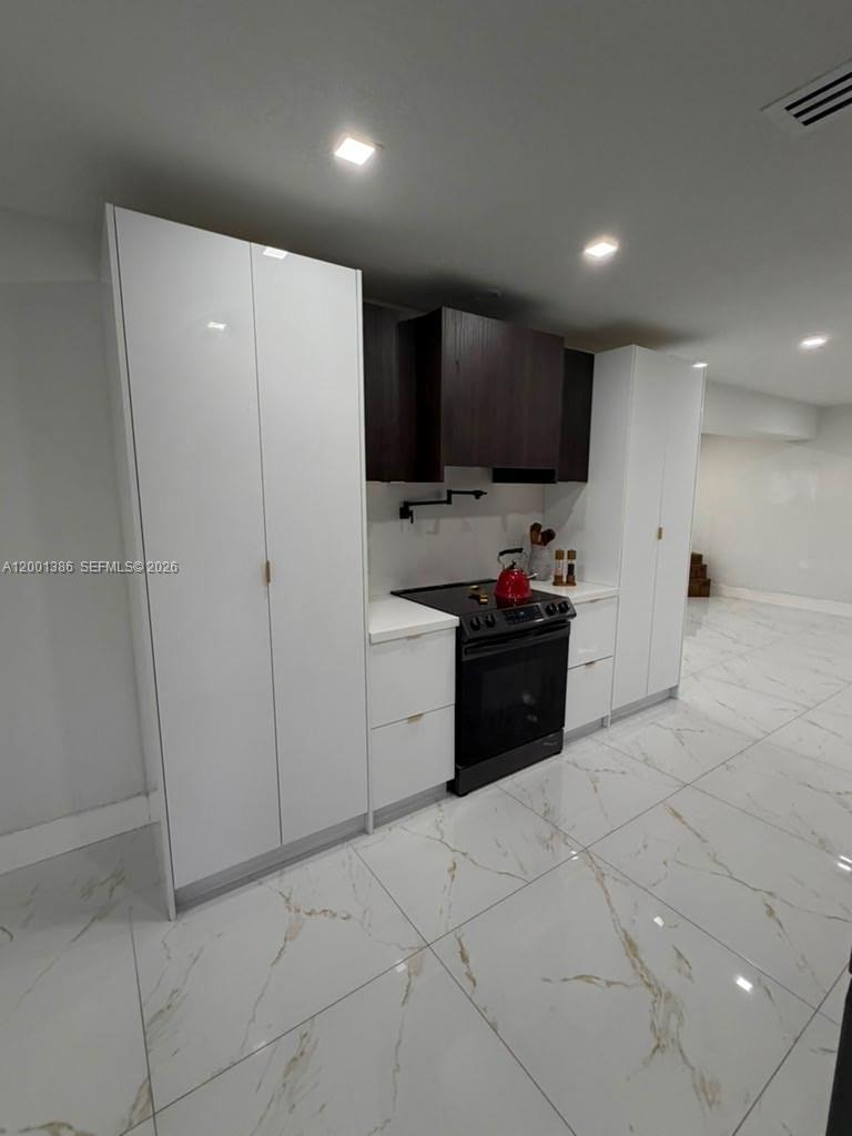 10460 SW 26th Ter, Miami FL 33165 photo 5