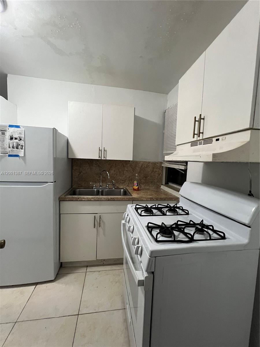 413 NW 33rd St # A, Miami FL 33127 photo 5