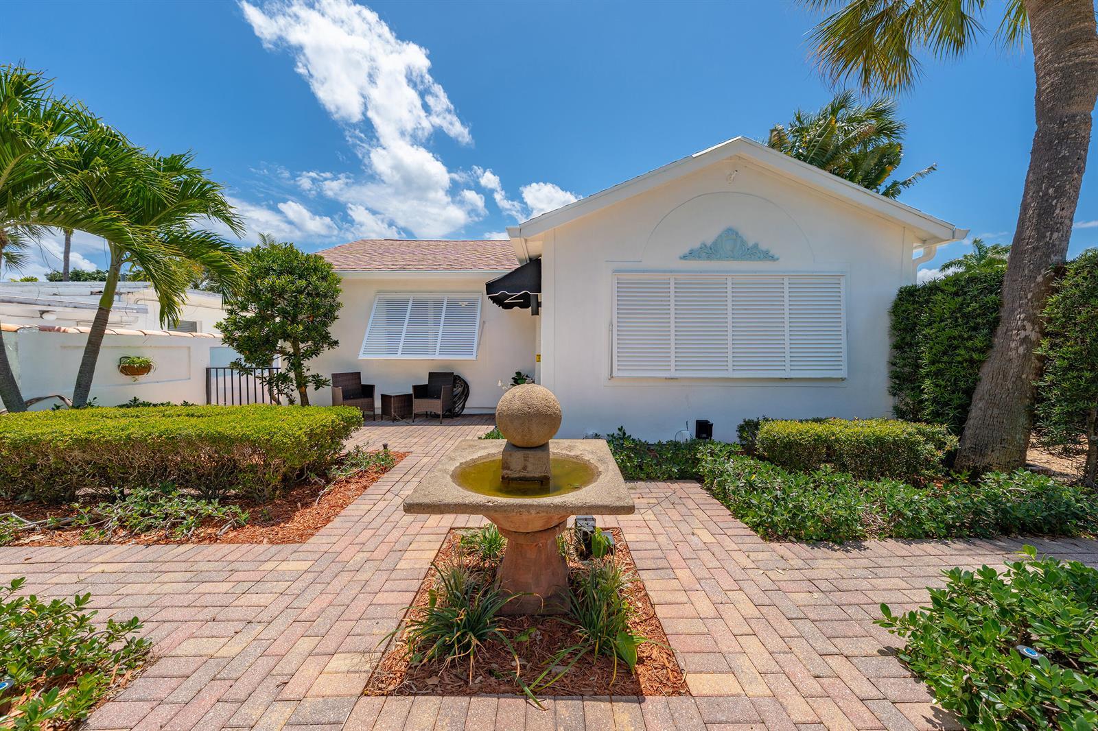 205 N 18th Ave Avenue N, FL 33460 photo 3