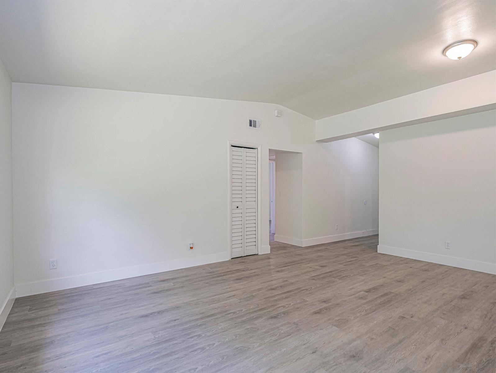 734 5th Place SW, Vero Beach FL 32962 photo 4