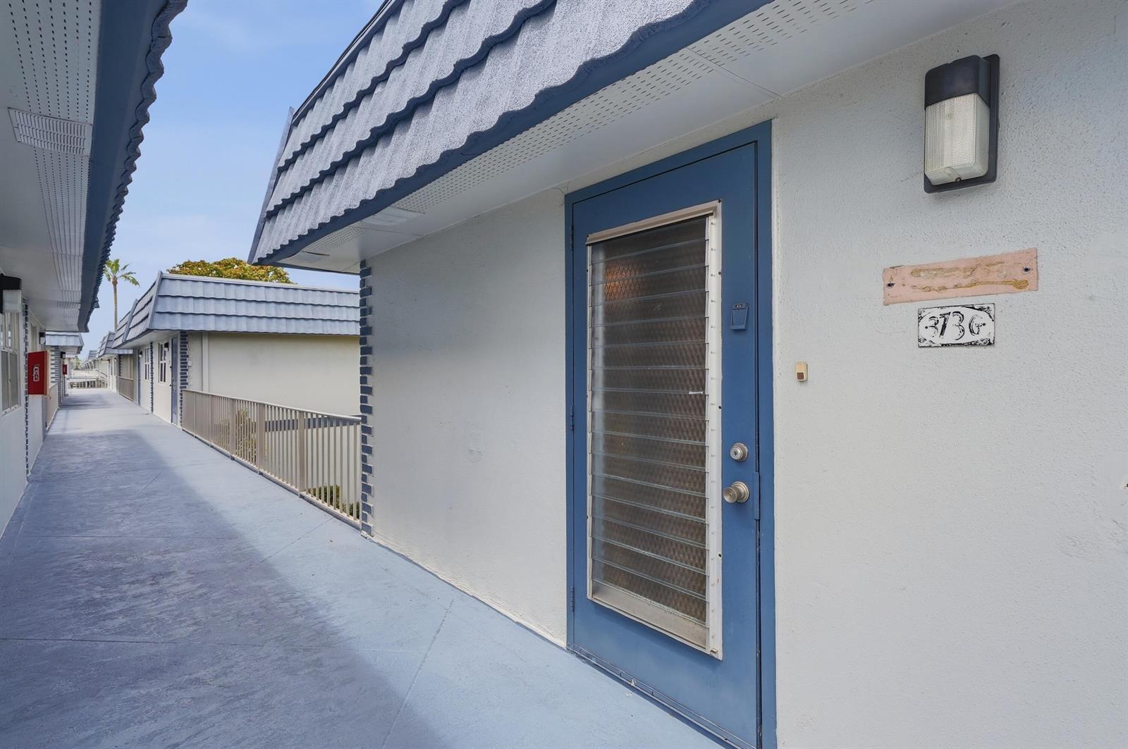 373 Tuscany G, Delray Beach FL 33446 photo 2