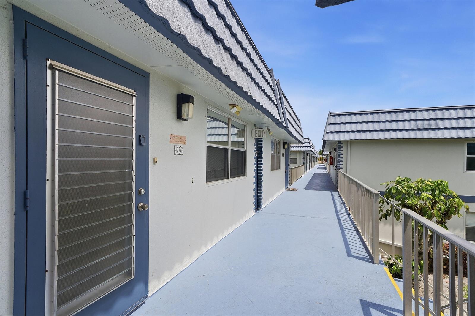 373 Tuscany G, Delray Beach FL 33446 photo 3