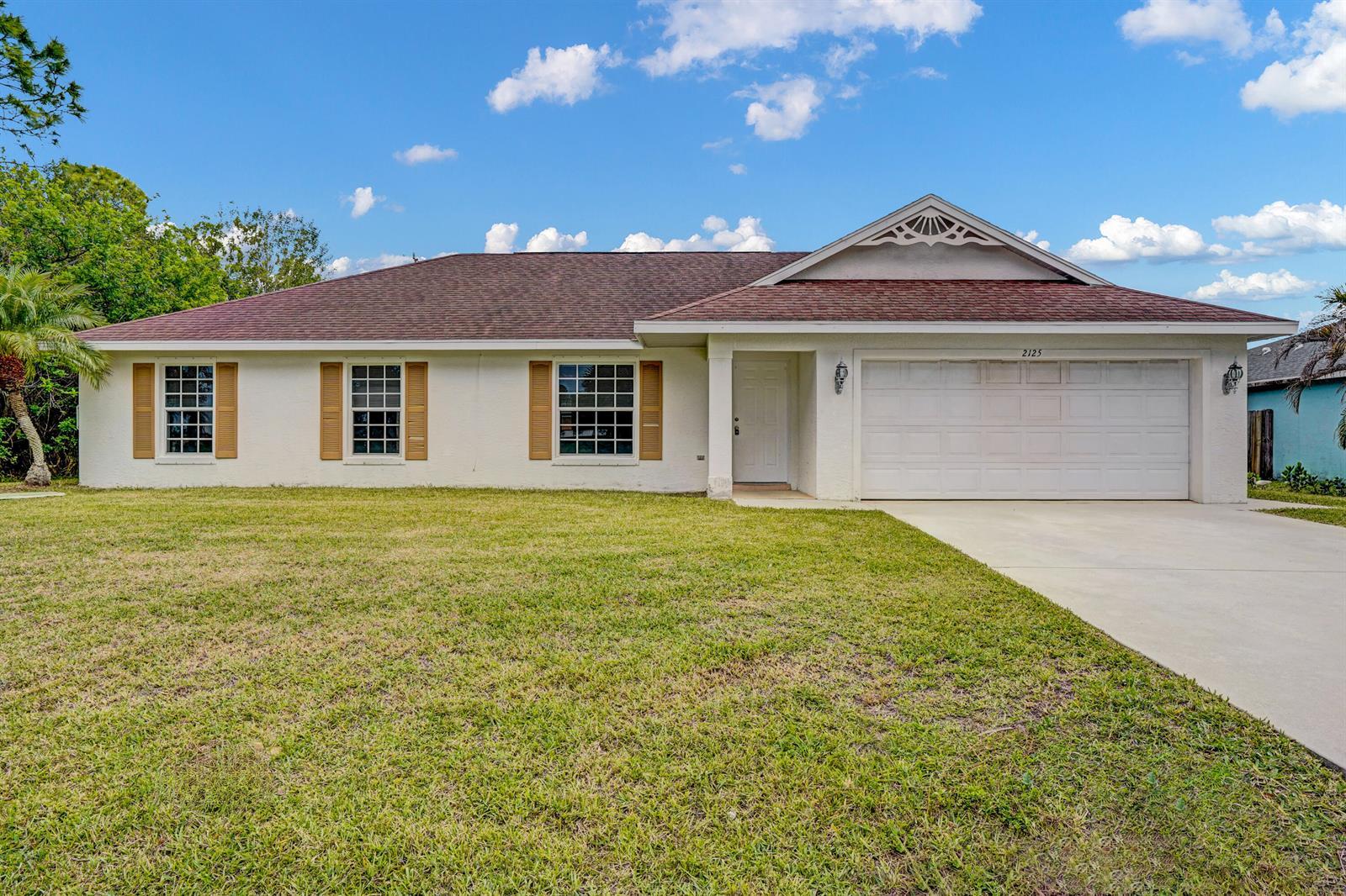 2125 SW Salvatierra Boulevard, Port St. Lucie FL 34987