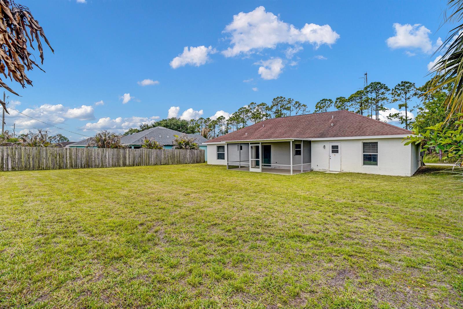 2125 SW Salvatierra Boulevard, Port St. Lucie FL 34987 photo 4