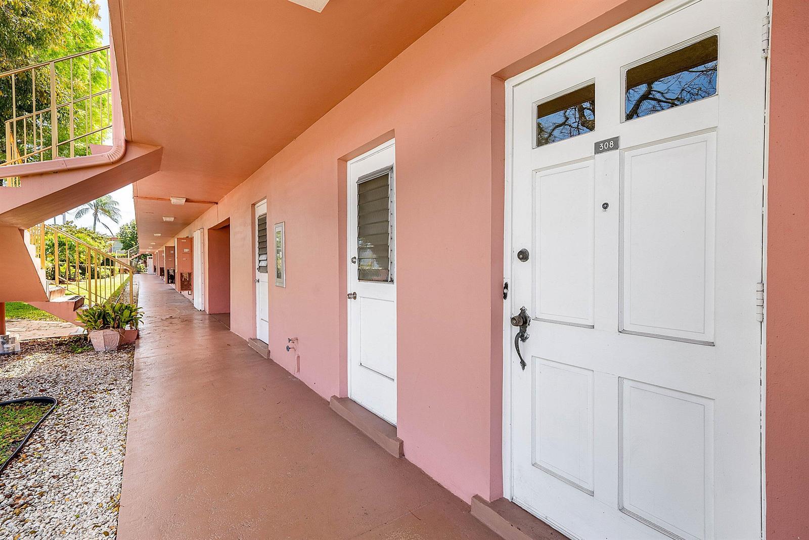 300 NE 20th Street # 308, Boca Raton FL 33431 photo 4