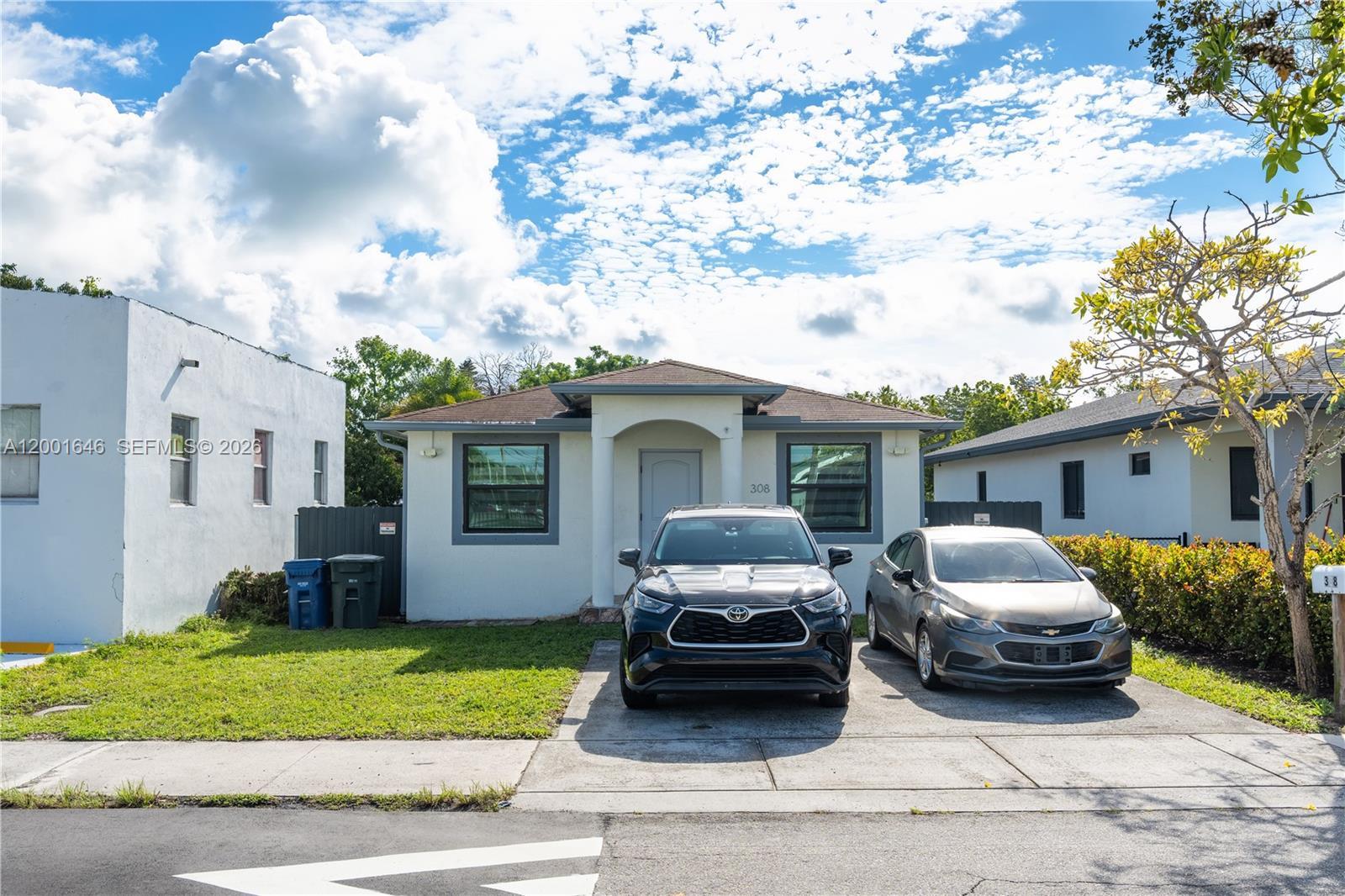 308 NW 2nd Ave, Hallandale Beach FL 33009 photo 2