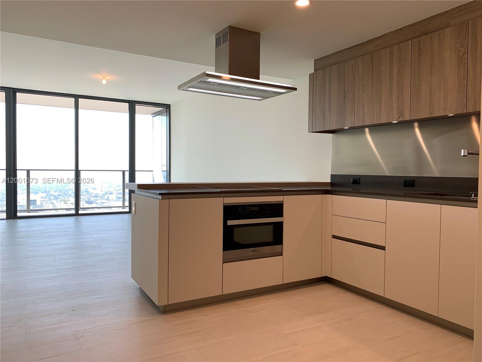 1000 Brickell Plz # 3904, Miami FL 33131 photo 2
