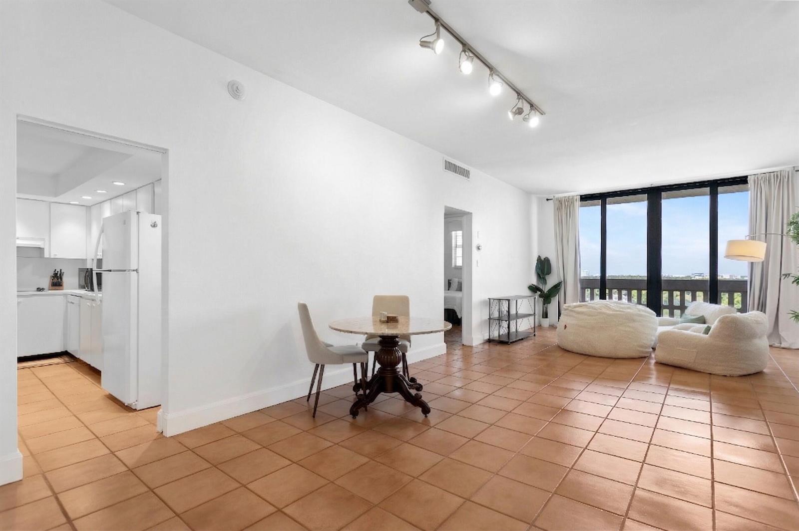 90 Edgewater Drive, Coral Gables FL 33133 photo 3