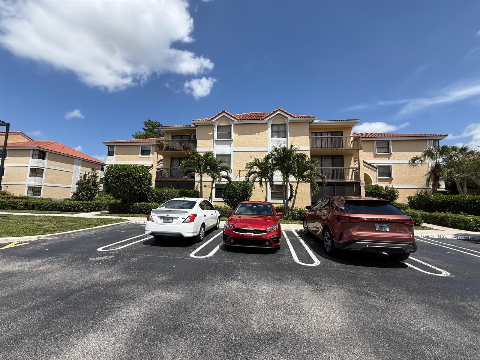 5721 Riverside Drive, Coral Springs FL 33067 photo 2