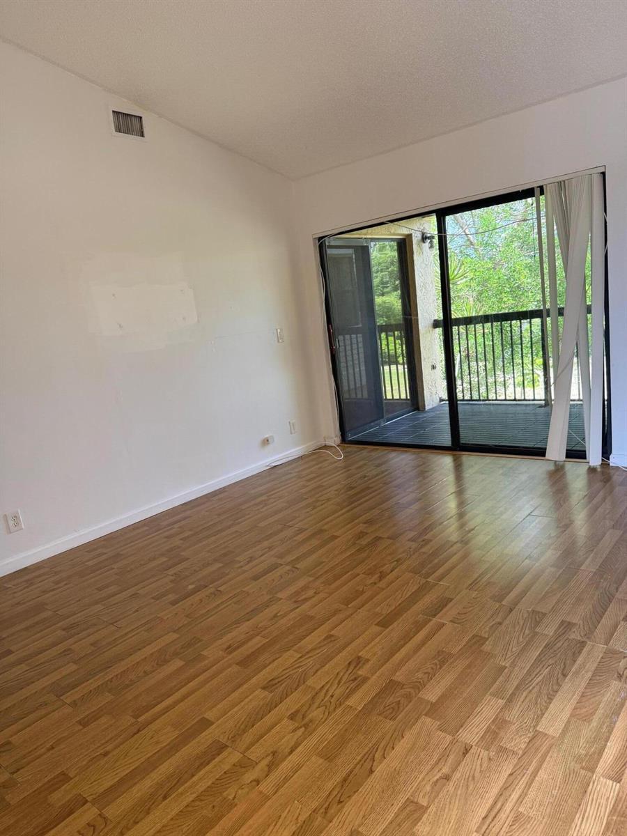 5721 Riverside Drive, Coral Springs FL 33067 photo 3