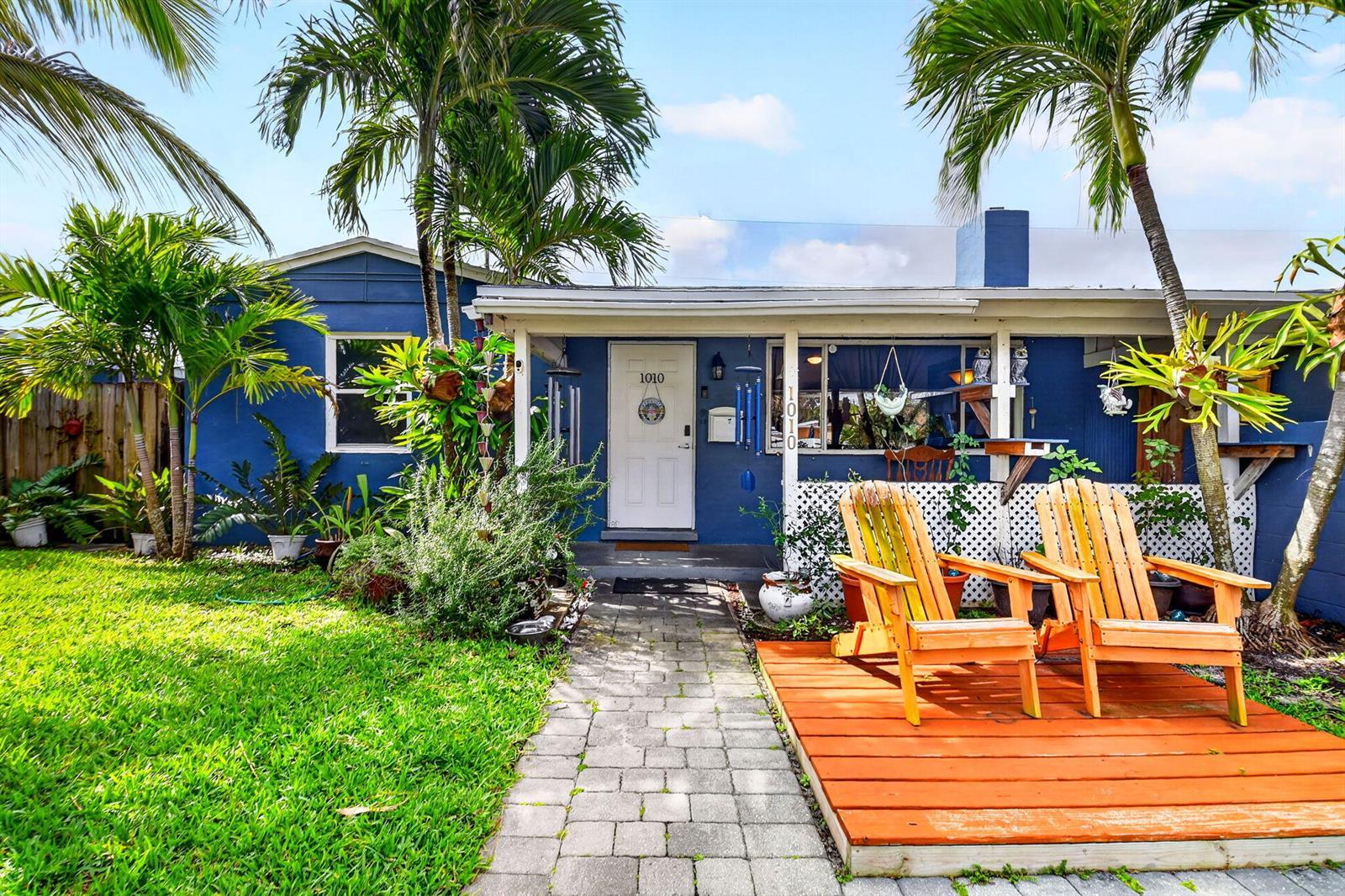 1010 Churchill Circle S, West Palm Beach FL 33405