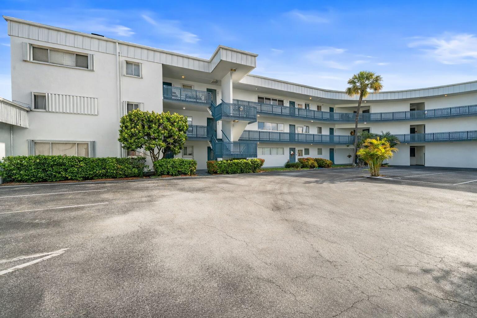200 S Waterway Dr Drive S # 202, Lantana FL 33462