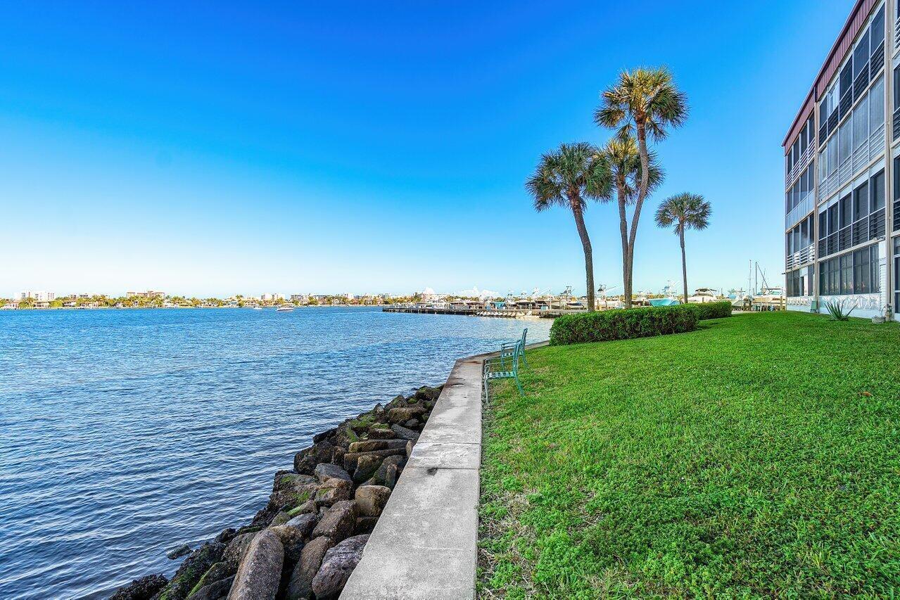 200 S Waterway Dr Drive S # 202, Lantana FL 33462 photo 4