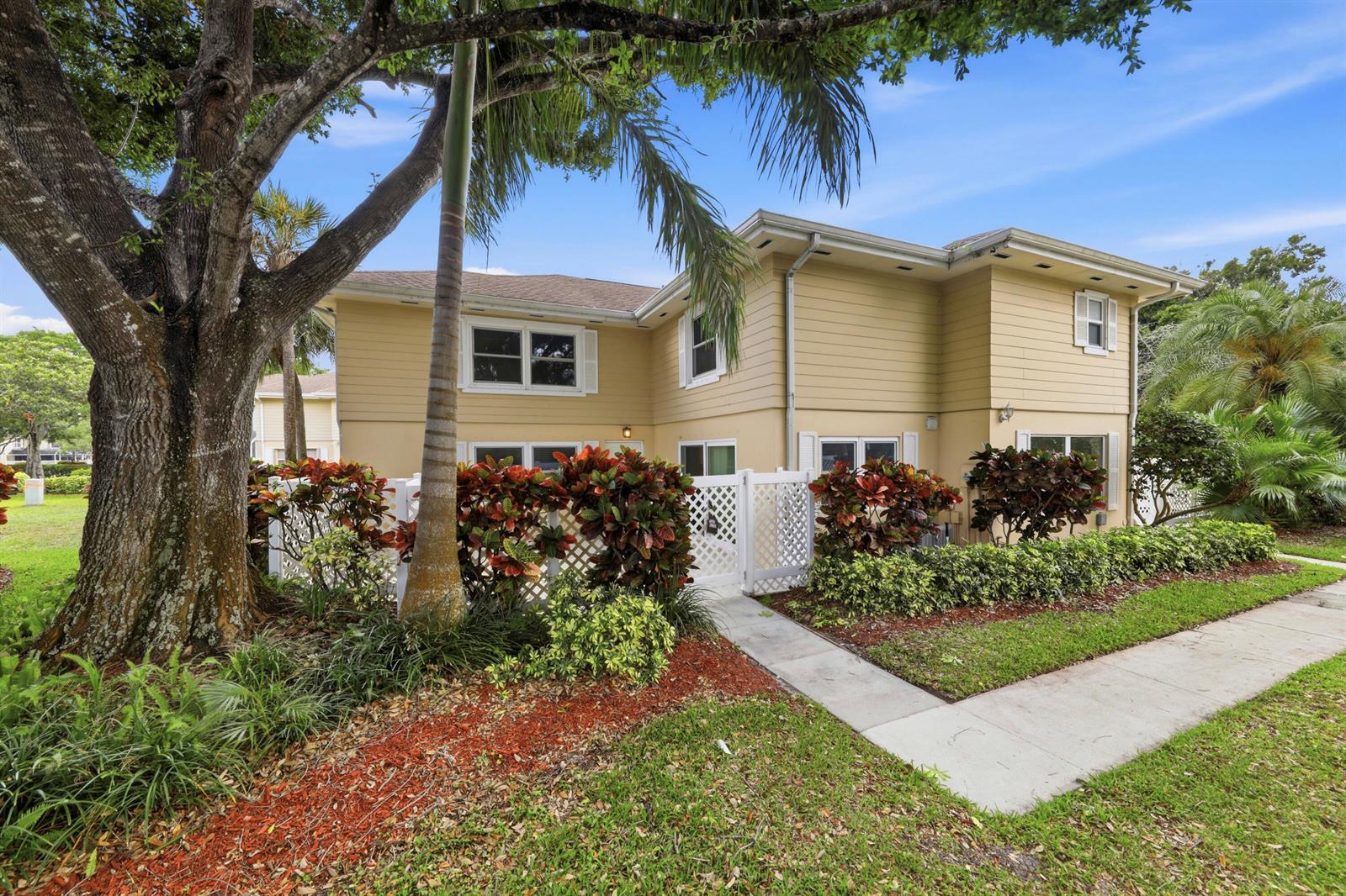 4802 Roxbury Court, Boynton Beach FL 33436