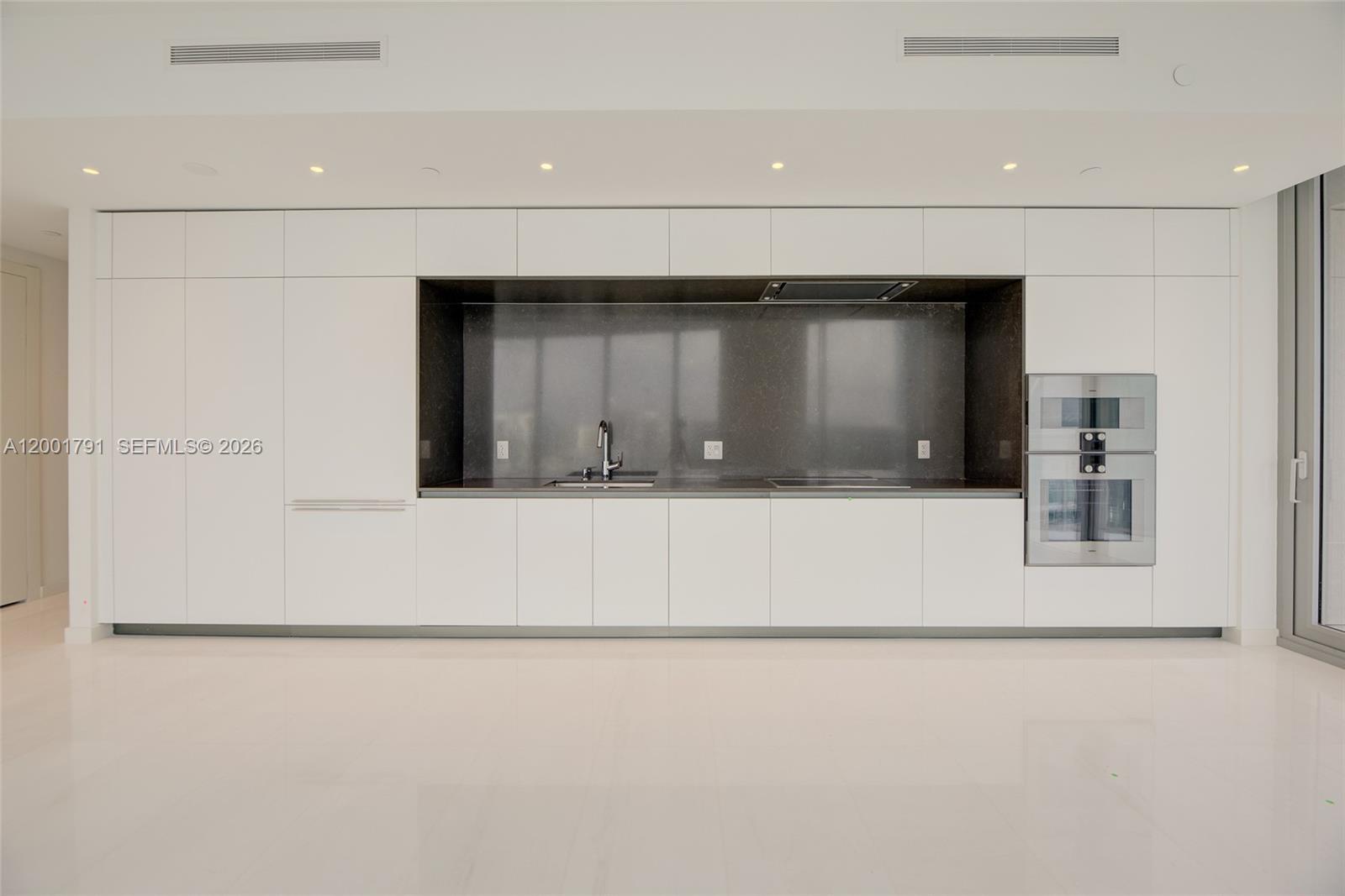 300 Biscayne Boulevard Way # 4708W, Miami FL 33131 photo 5
