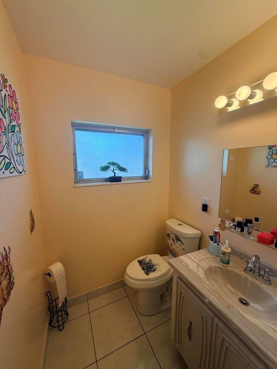 2737 E Emory Dr Drive E # C, West Palm Beach FL 33415 photo 2