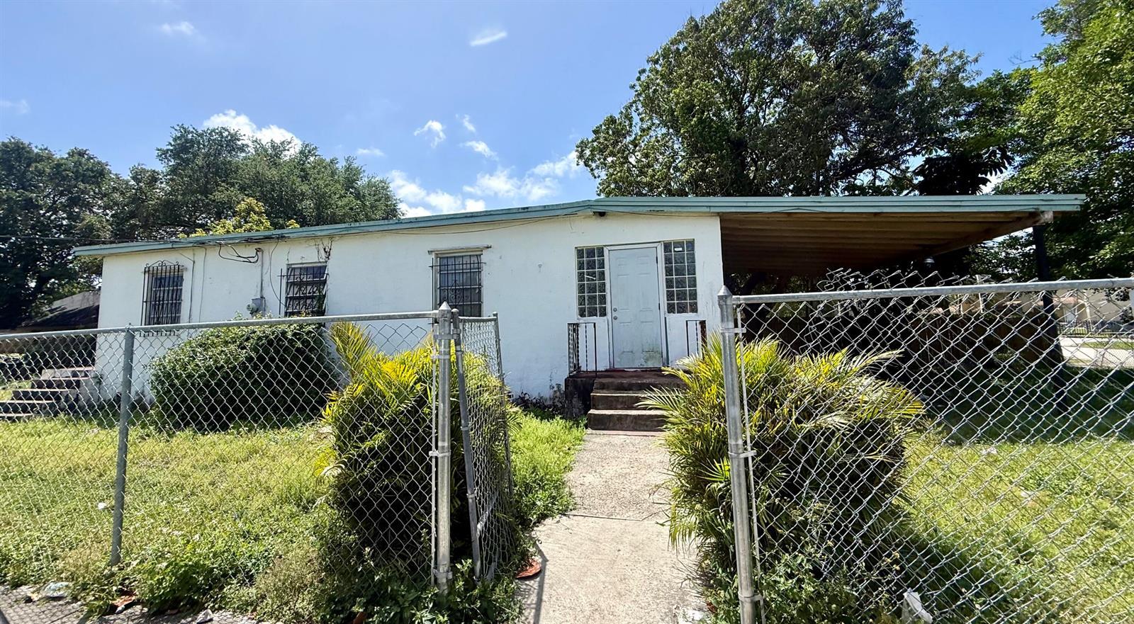 1580 NW 77th Terrace, Miami FL 33147 photo 2