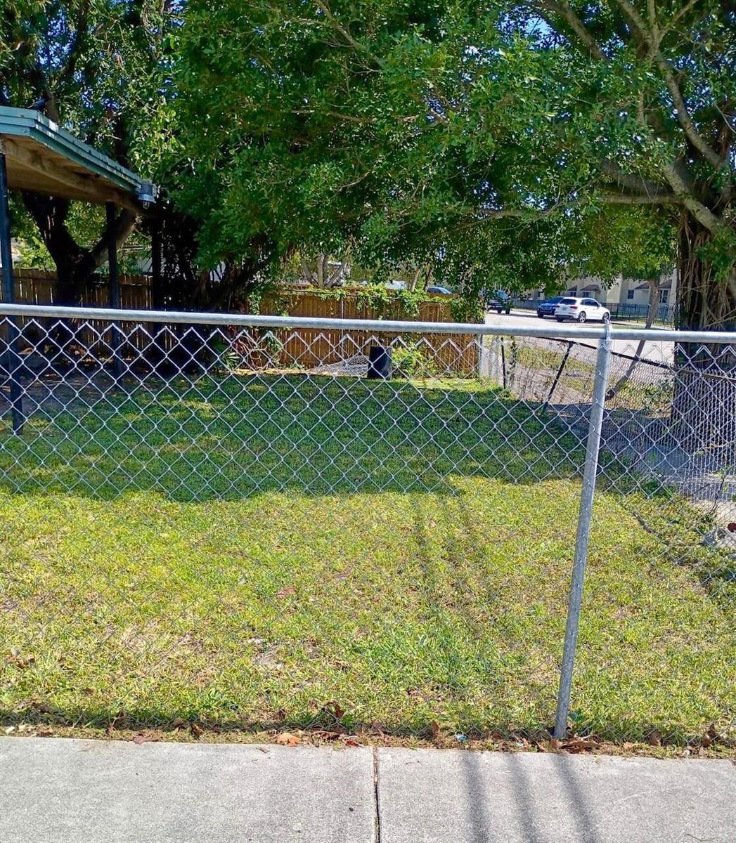 1580 NW 77th Terrace, Miami FL 33147 photo 4