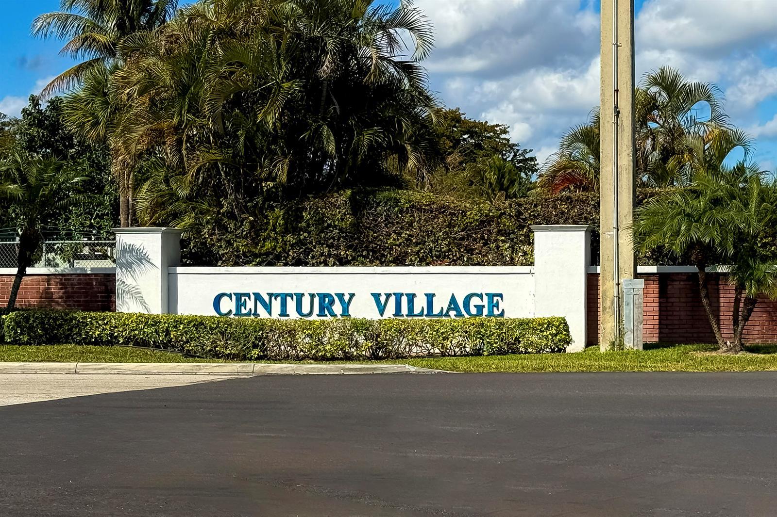 24 Golfs Edge # D, West Palm Beach FL 33417