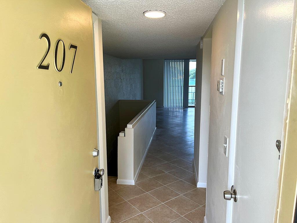 2828 Tennis Club Drive # 207, West Palm Beach FL 33417 photo 3