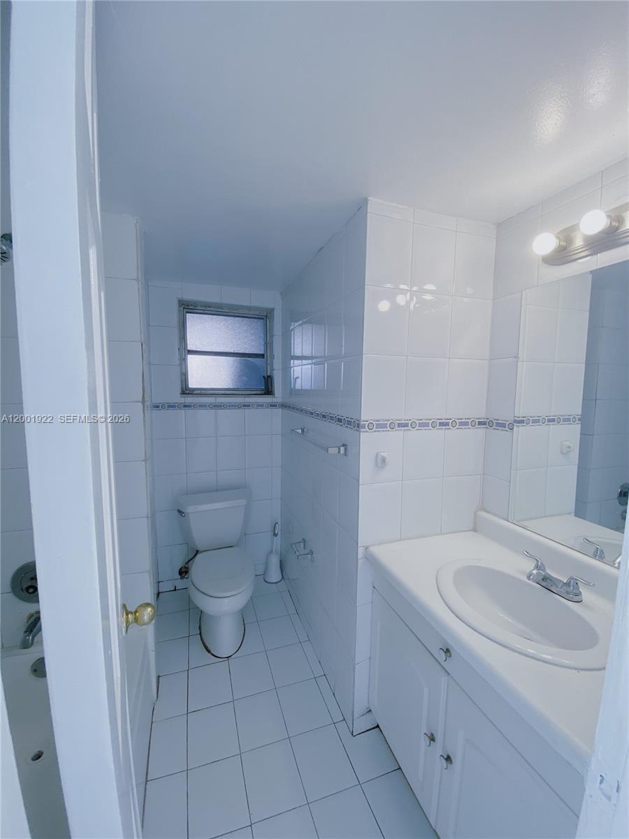 870 NW 87th Ave # 110, Miami FL 33172 photo 4