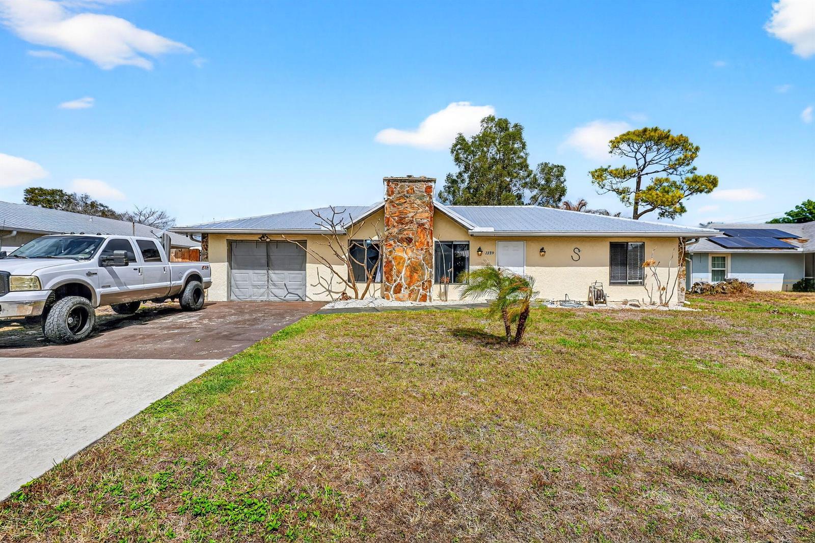 2289 SE Carnation Road, Port St. Lucie FL 34952