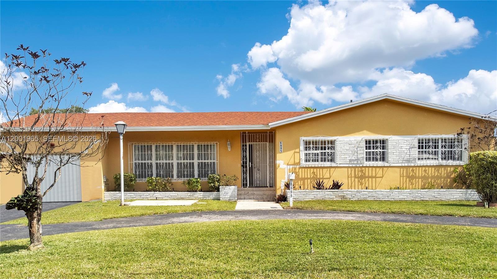 6895 SW 16th St, Miami FL 33155