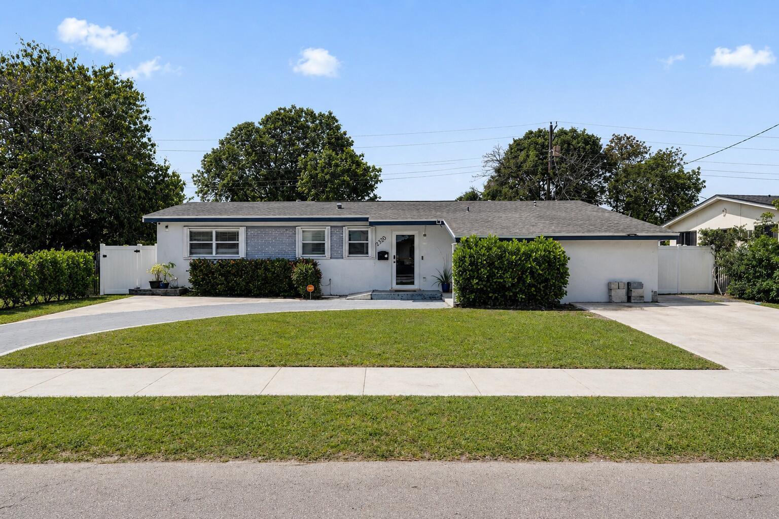 2320 NW 191st Terrace, Miami Gardens FL 33056 photo 2