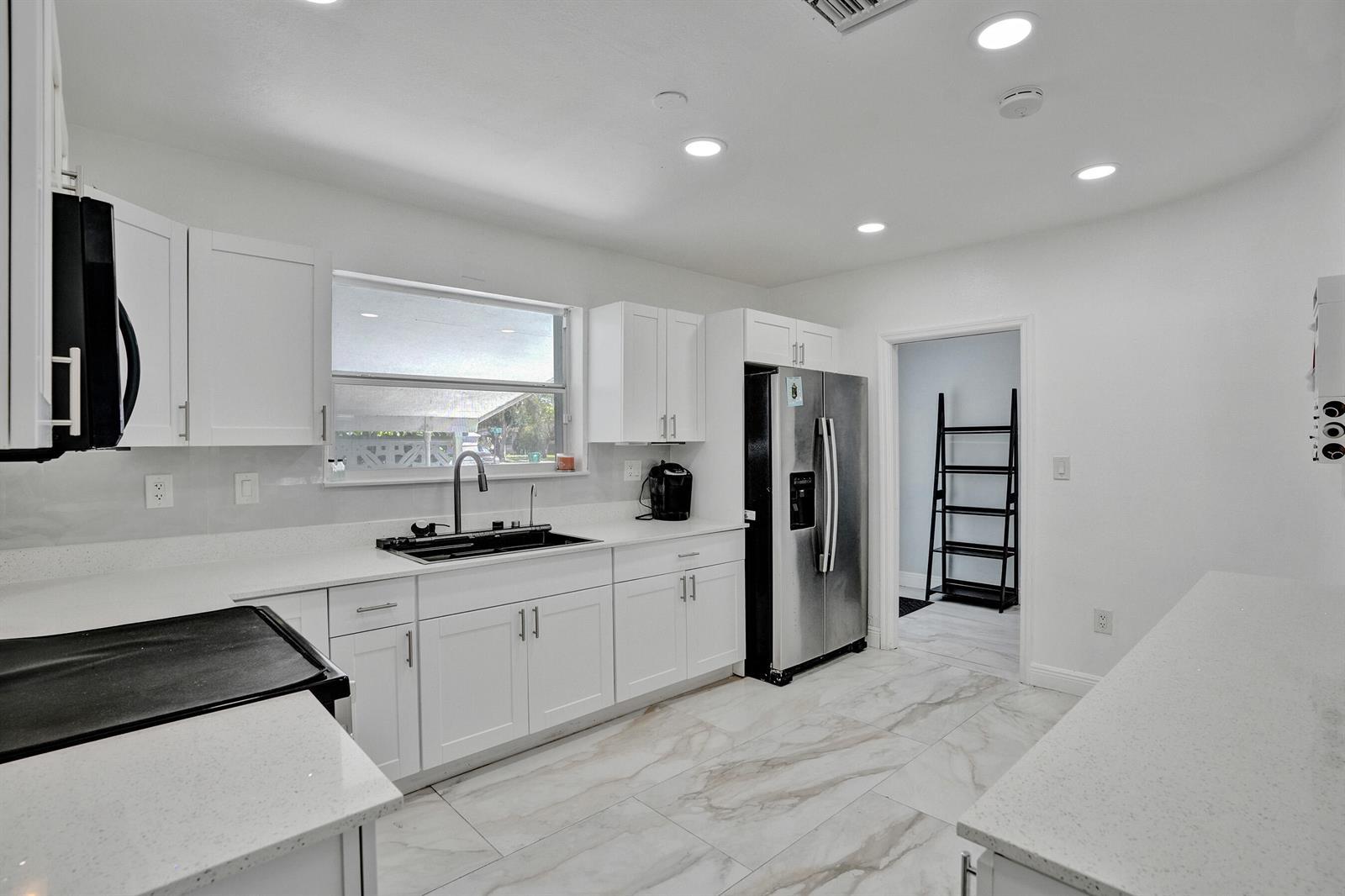 2320 NW 191st Terrace, Miami Gardens FL 33056 photo 5