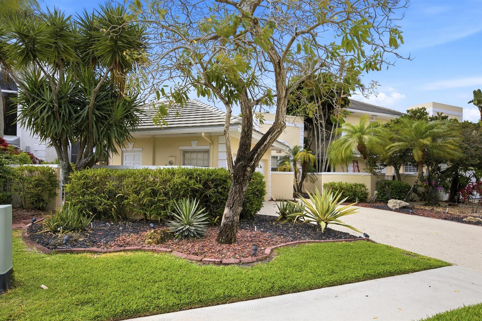 7780 Travelers Tree Drive, Boca Raton FL 33433 photo 3