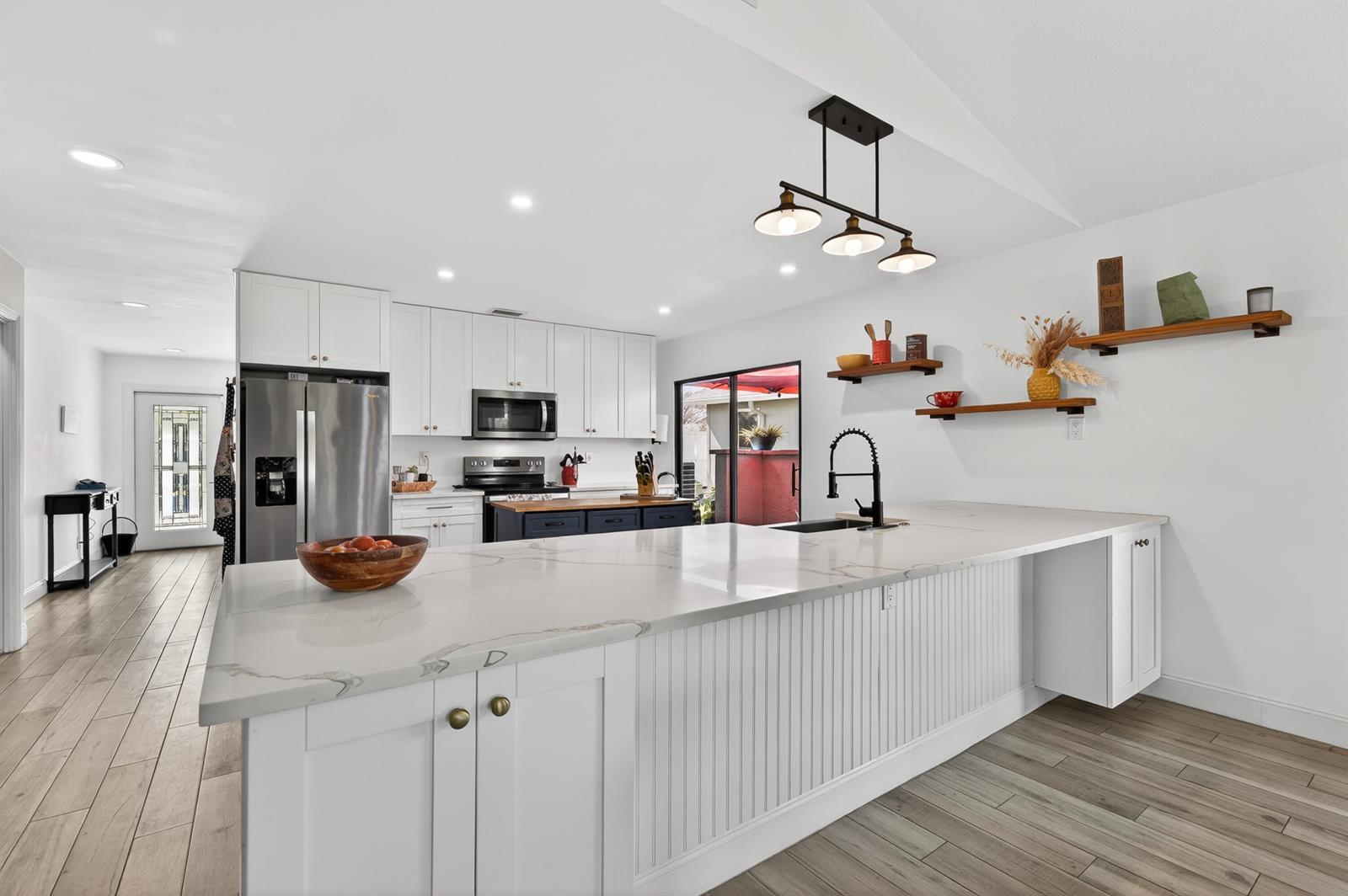6757 SE Yorktown Drive, Hobe Sound FL 33455 photo 2