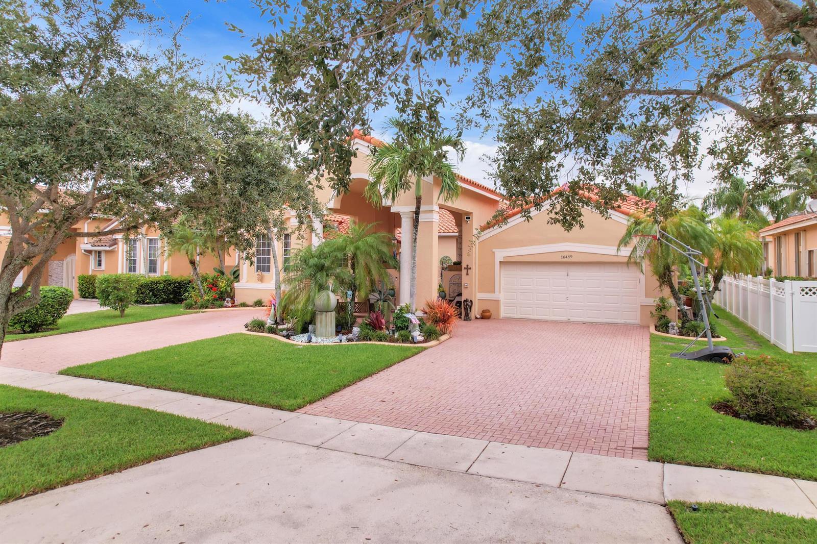 16469 NW 12th Street, Pembroke Pines FL 33028 photo 2
