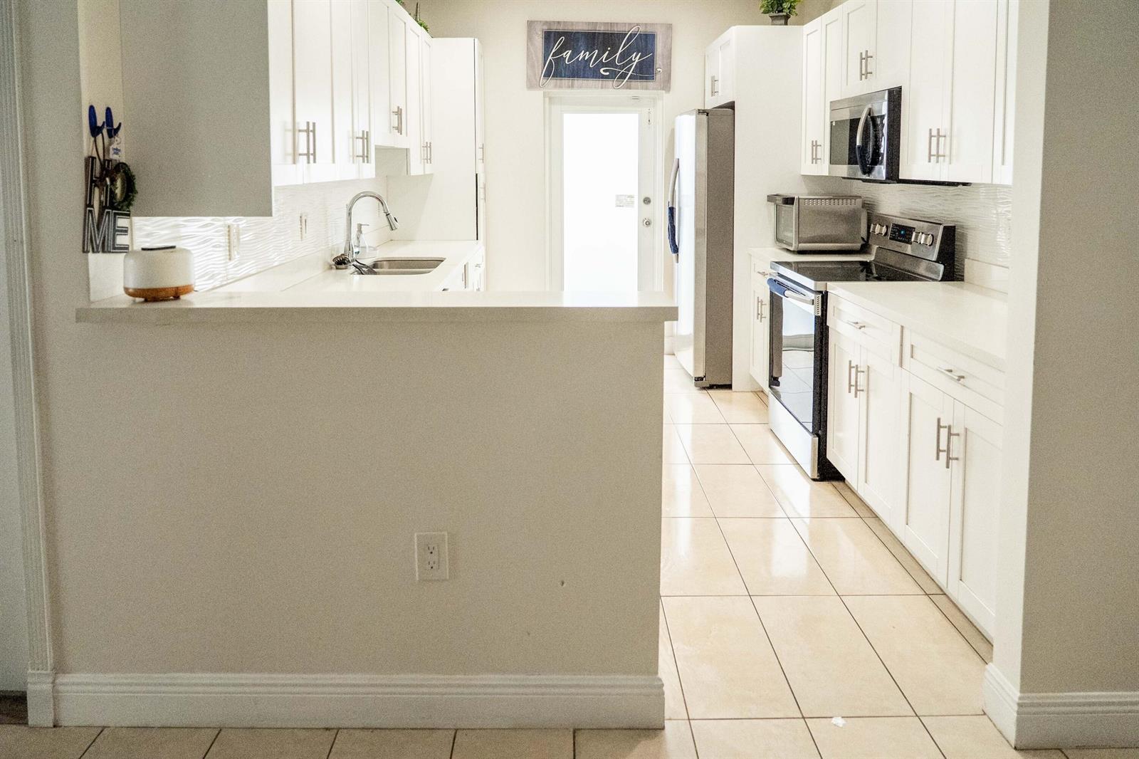 2710 NW 5th Street, Pompano Beach FL 33069 photo 5